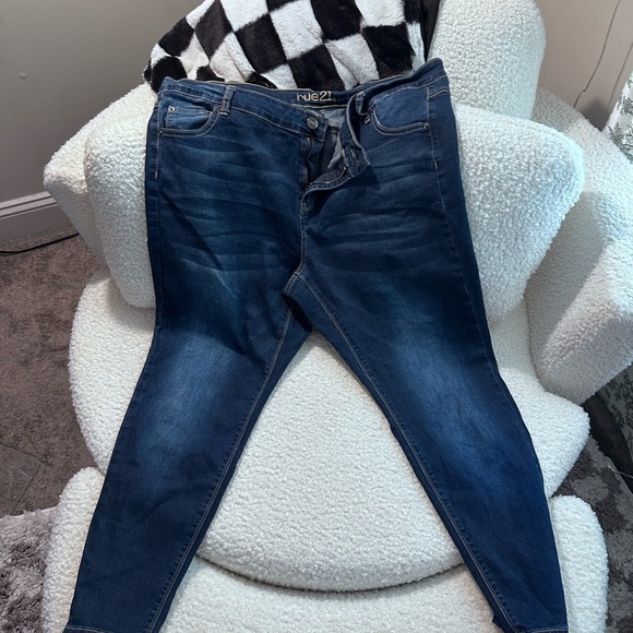 Plus Size 22 Short Rue21 High Rise Skinny Jeans with Classic Indigo Wash - Picture 5 of 5